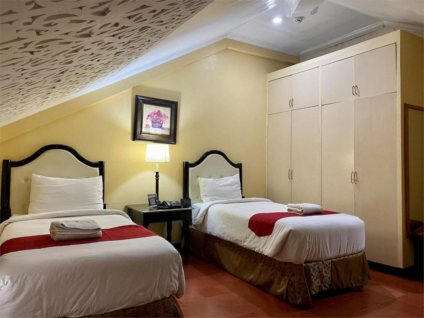 White Knight Hotel Intramuros Manila Ngoại thất bức ảnh
